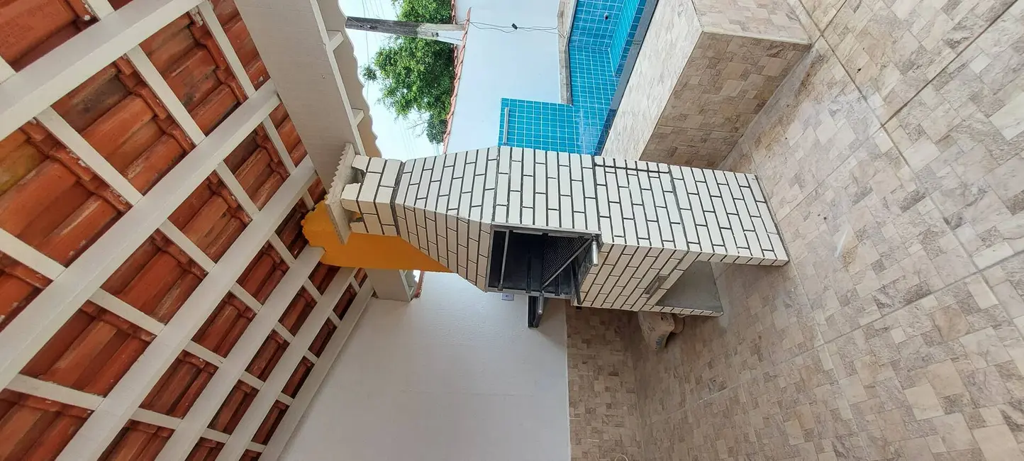 Foto 2 de Casa com 2 quartos à venda, 138m2 em Mongagua - SP