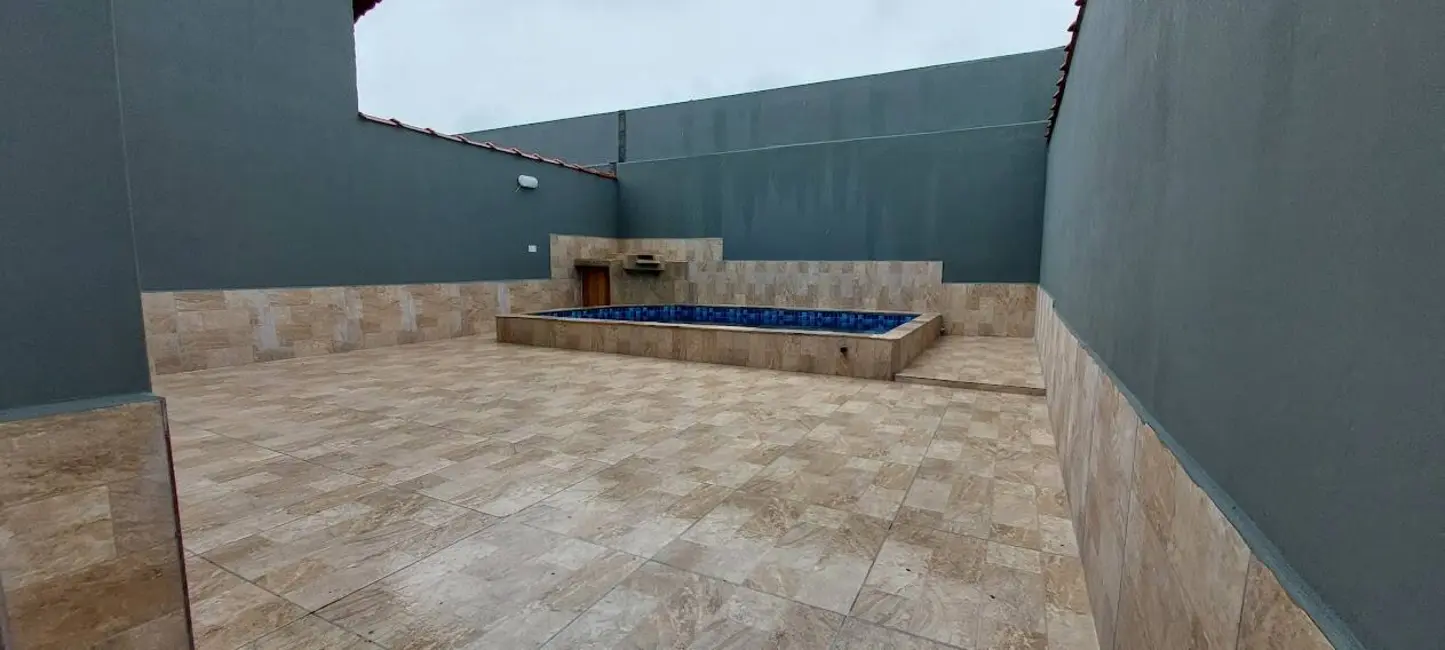 Foto 4 de Casa com 2 quartos à venda, 175m2 em Mongagua - SP