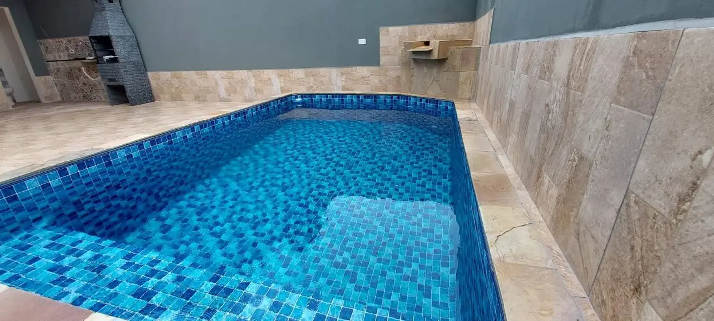 Foto 2 de Casa com 2 quartos à venda, 175m2 em Mongagua - SP