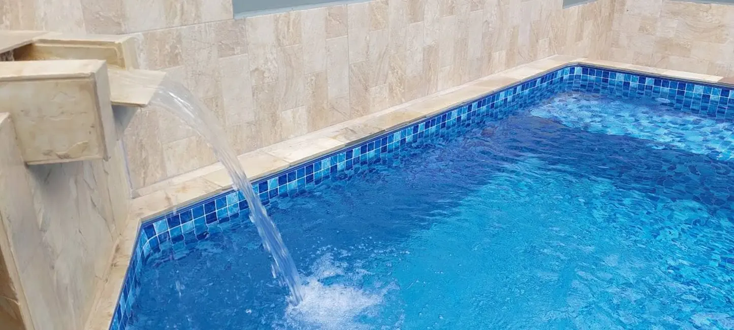 Foto 3 de Casa com 2 quartos à venda, 175m2 em Mongagua - SP