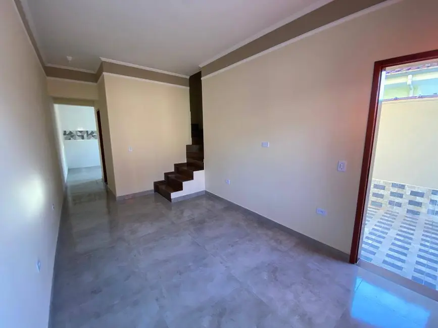 Foto 2 de Casa com 2 quartos à venda, 139m2 em Itanhaem - SP