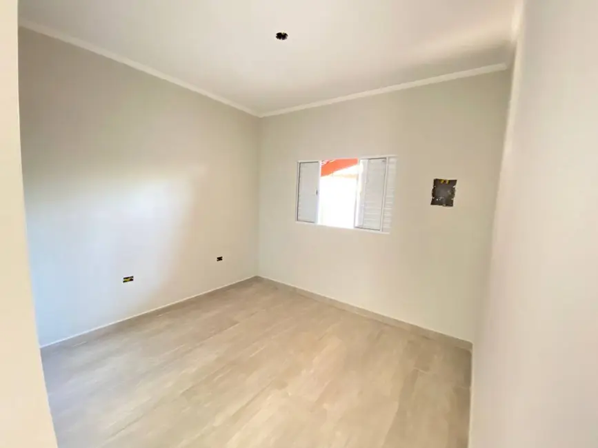 Foto 6 de Casa com 2 quartos à venda, 125m2 em Mongagua - SP
