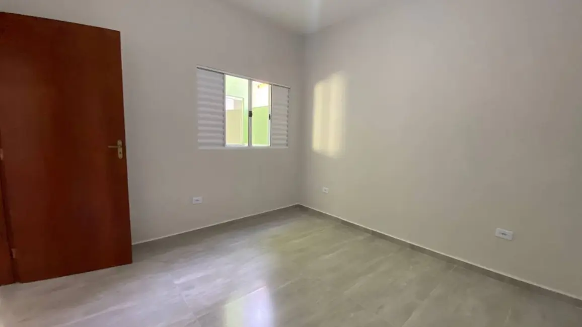 Foto 5 de Casa com 2 quartos à venda, 150m2 em Itanhaem - SP