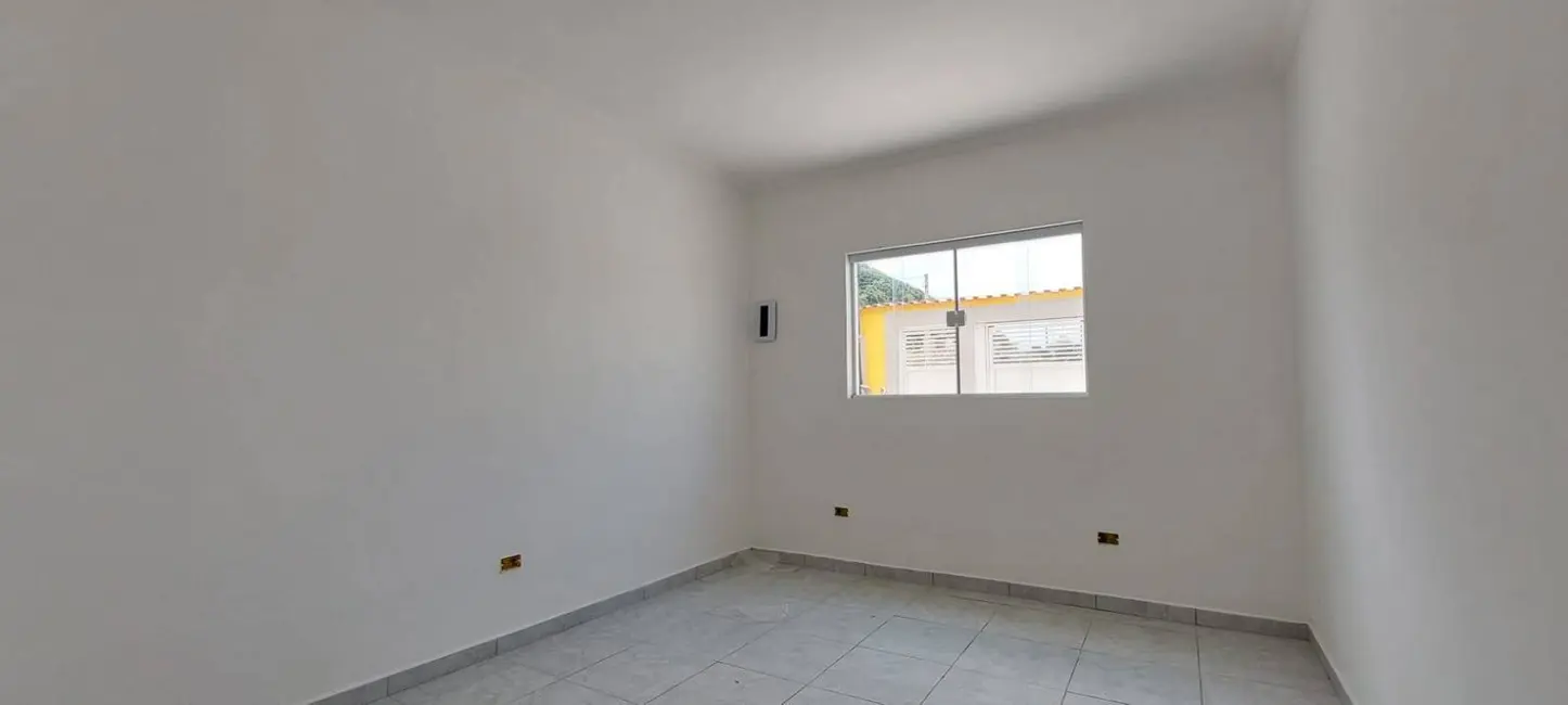 Foto 2 de Casa com 2 quartos à venda, 150m2 em Mongagua - SP