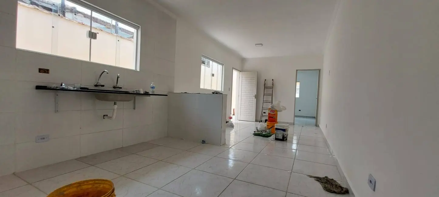 Foto 4 de Casa com 2 quartos à venda, 150m2 em Mongagua - SP