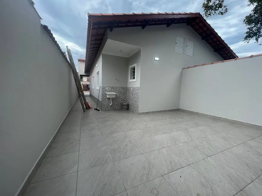 Foto 9 de Casa com 2 quartos à venda, 150m2 em Itanhaem - SP