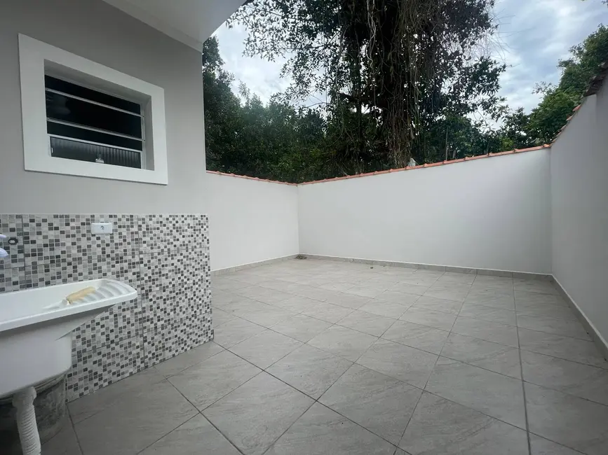 Foto 8 de Casa com 2 quartos à venda, 150m2 em Itanhaem - SP