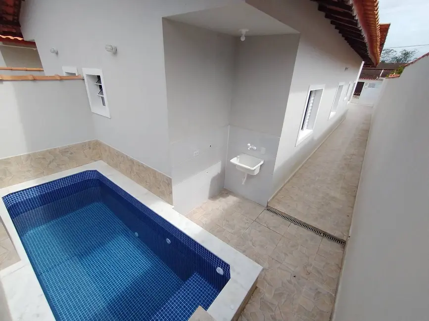 Foto 1 de Casa com 2 quartos à venda, 150m2 em Itanhaem - SP