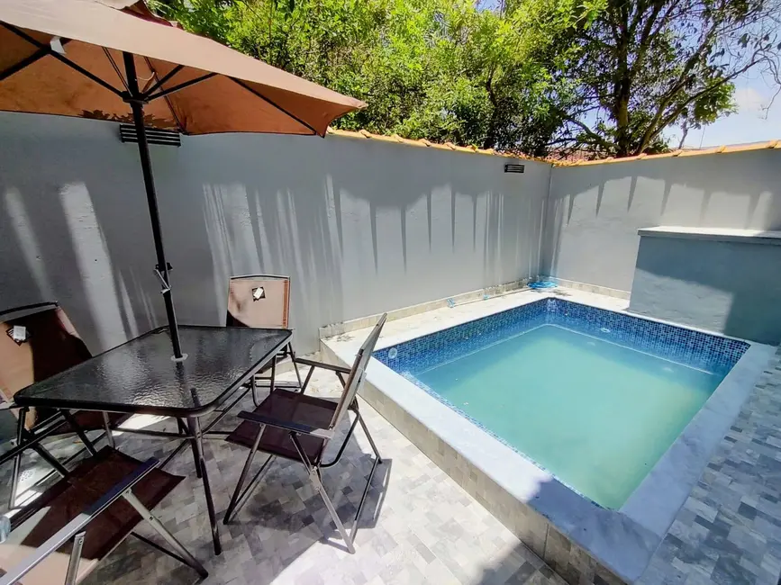 Foto 1 de Casa com 2 quartos à venda, 64m2 em Itanhaem - SP