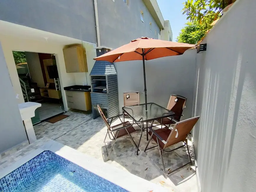 Foto 2 de Casa com 2 quartos à venda, 64m2 em Itanhaem - SP