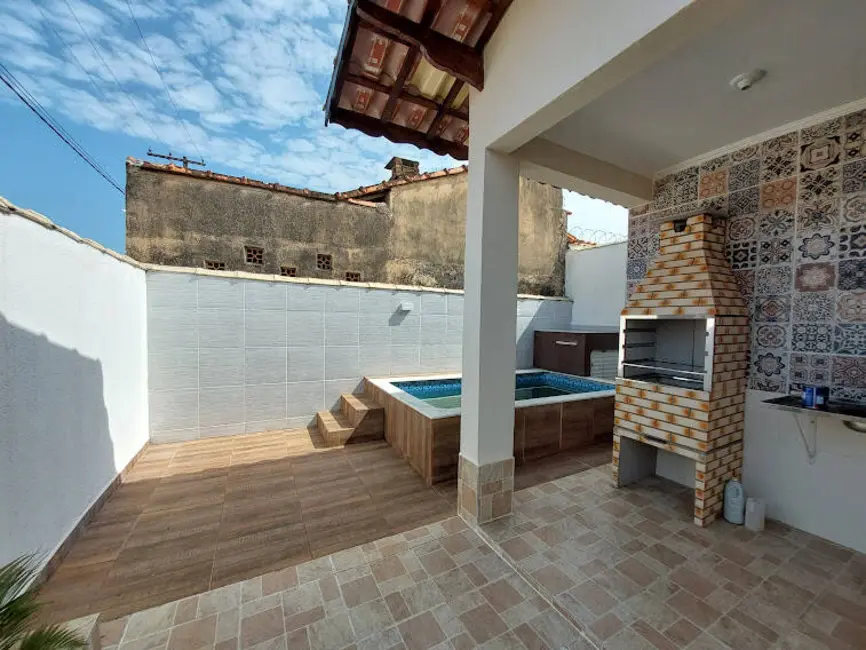 Foto 2 de Casa com 2 quartos à venda, 125m2 em Mongagua - SP