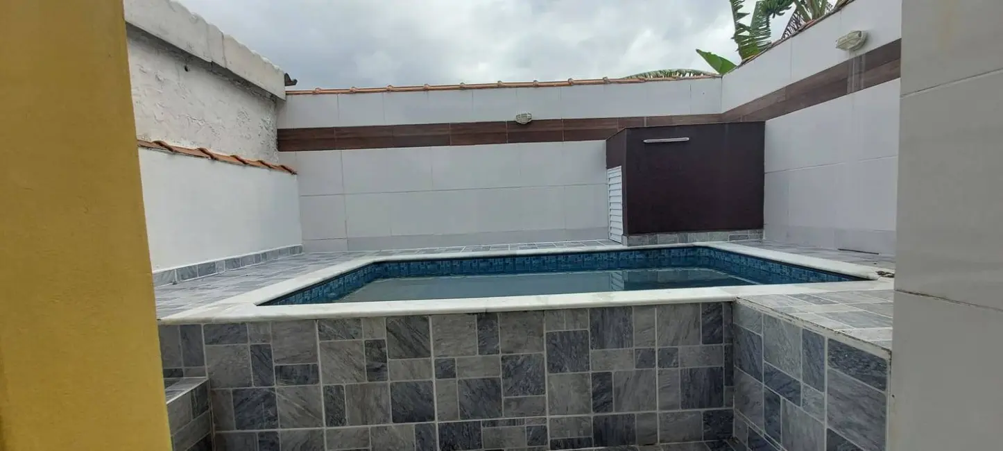 Foto 1 de Casa com 2 quartos à venda, 150m2 em Mongagua - SP