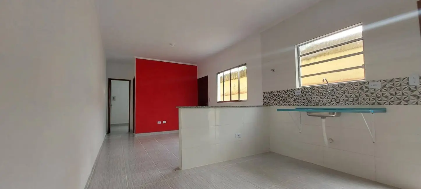 Foto 3 de Casa com 2 quartos à venda, 150m2 em Mongagua - SP