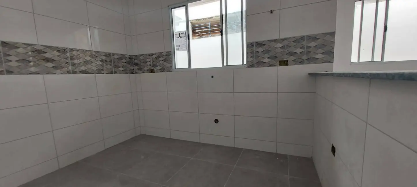 Foto 8 de Casa com 2 quartos à venda, 60m2 em Mongagua - SP