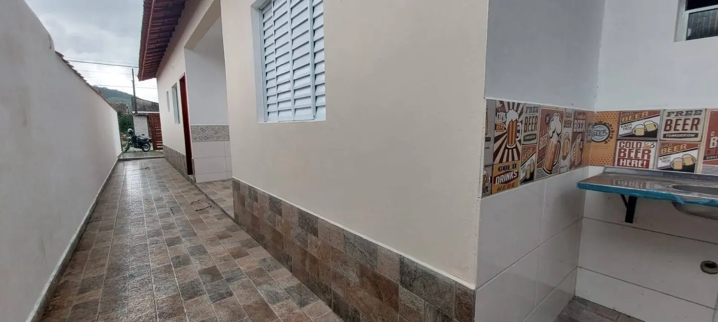 Foto 2 de Casa com 2 quartos à venda, 60m2 em Mongagua - SP