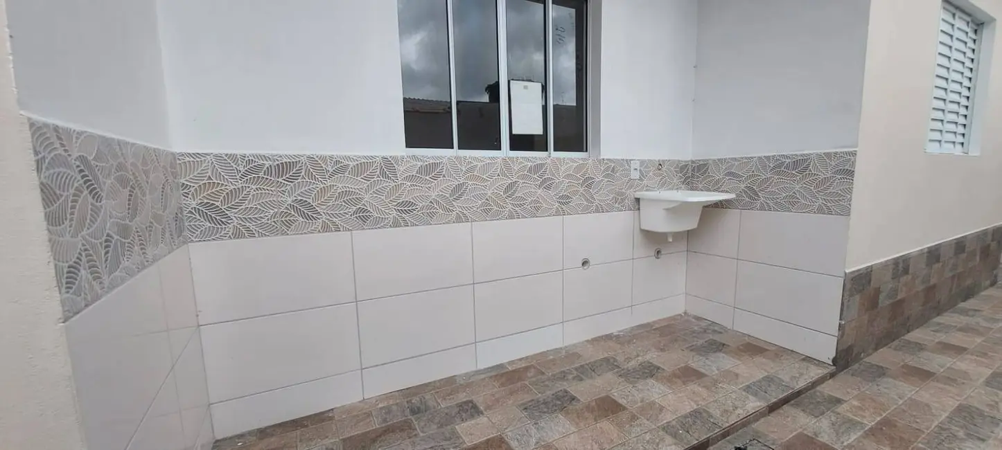Foto 4 de Casa com 2 quartos à venda, 60m2 em Mongagua - SP