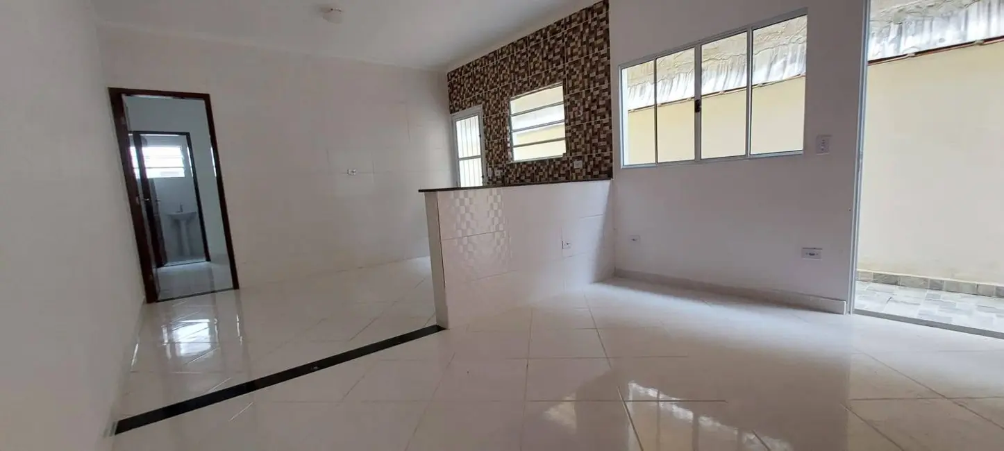 Casa com 2 quartos à venda, 60m2 em Agenor de Campos, Mongagua - SP - imagem 8 Foto 8 de Casa com 2 quartos à venda, 60m2 em Agenor de Campos, Mongagua - SP