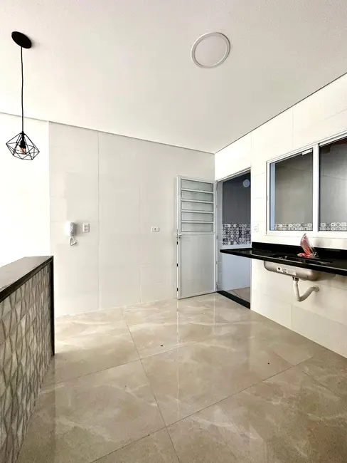 Foto 9 de Casa com 2 quartos à venda, 63m2 em Canto do Forte, Praia Grande - SP