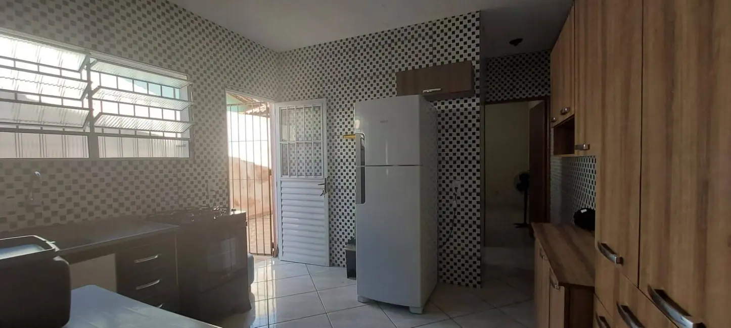 Foto 3 de Casa com 2 quartos à venda, 125m2 em Mongagua - SP