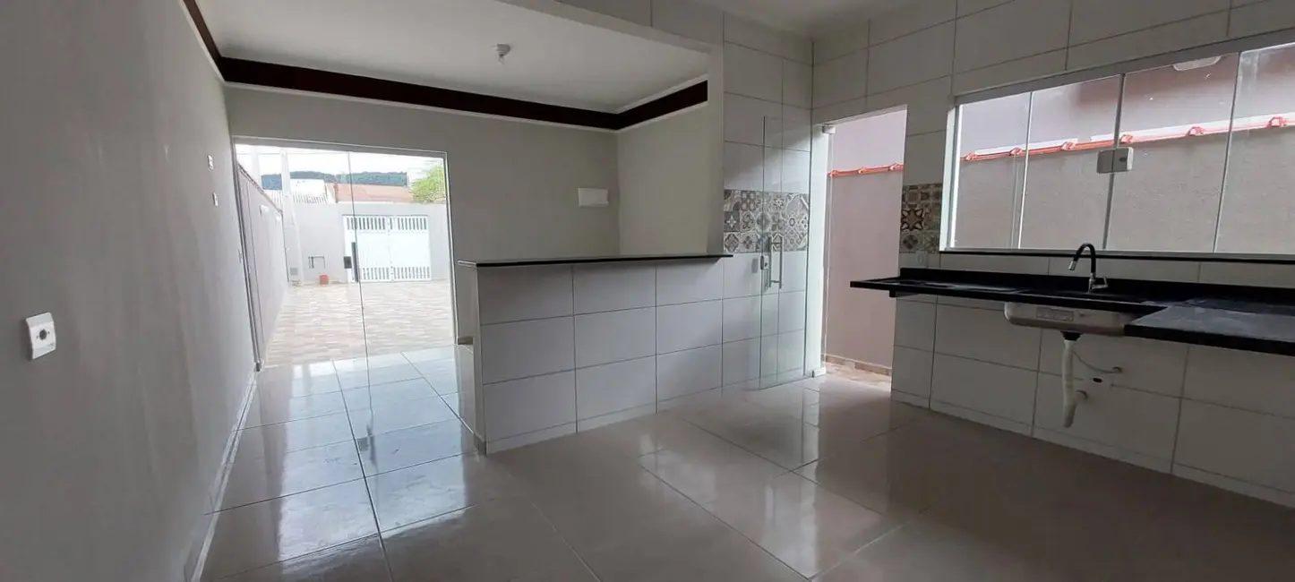 Foto 8 de Casa com 2 quartos à venda, 180m2 em Itanhaem - SP
