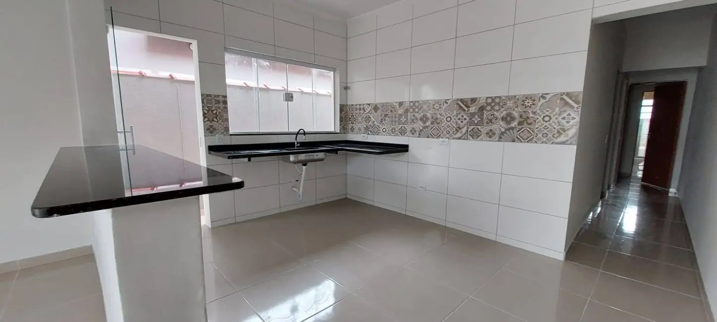 Foto 9 de Casa com 2 quartos à venda, 180m2 em Itanhaem - SP