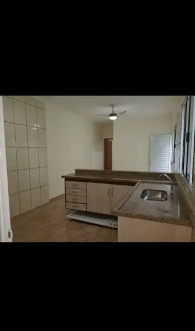 Casa com 2 quartos para alugar, 60m2 em Mongagua - SP - imagem 4 Foto 4 de Casa com 2 quartos para alugar, 60m2 em Mongagua - SP