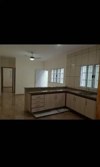 Casa com 2 quartos para alugar, 60m2 em Mongagua - SP - imagem 3 Foto 3 de Casa com 2 quartos para alugar, 60m2 em Mongagua - SP