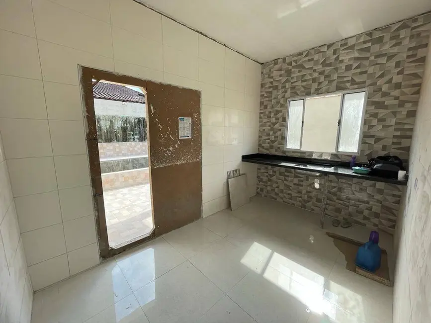 Foto 6 de Casa com 2 quartos à venda, 125m2 em Itanhaem - SP