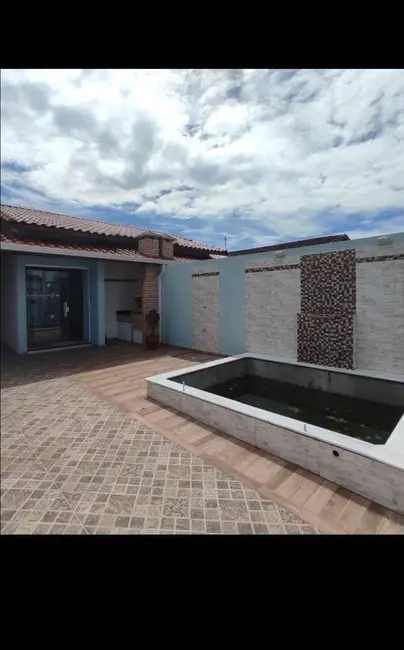 Foto 1 de Casa com 2 quartos à venda, 150m2 em Itanhaem - SP