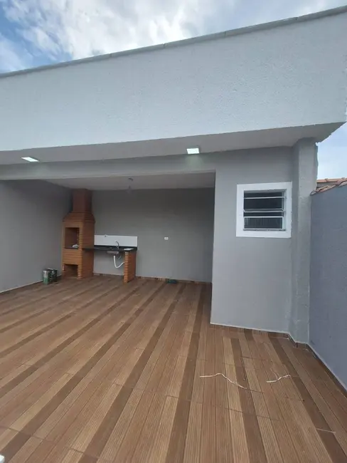 Foto 2 de Casa com 3 quartos à venda, 300m2 em Itanhaem - SP