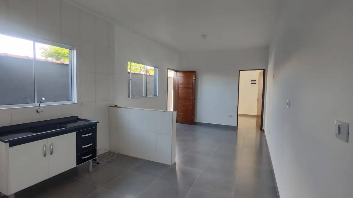 Foto 3 de Casa com 2 quartos à venda, 135m2 em Itanhaem - SP