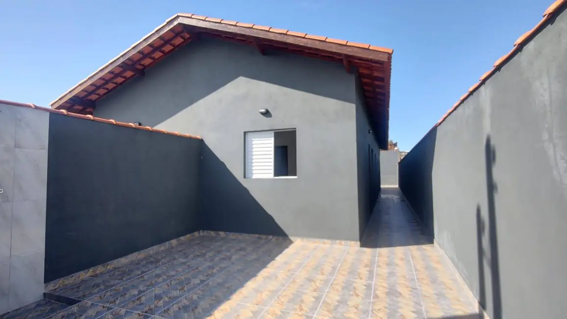 Foto 1 de Casa com 2 quartos à venda, 135m2 em Itanhaem - SP