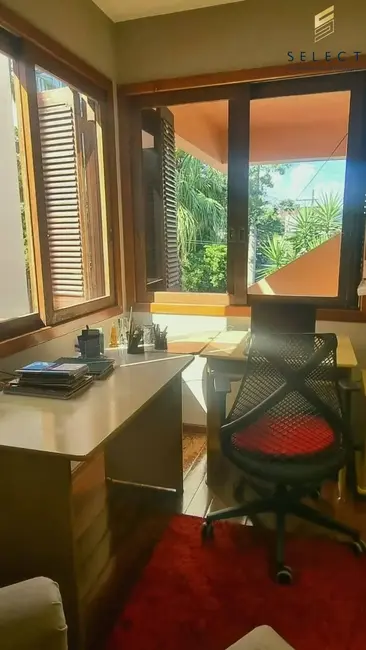 Casa com 4 quartos à venda, 364m2 em Nossa Senhora de Lourdes, Santa Maria - RS - imagem 7 Foto 7 de Casa com 4 quartos à venda, 364m2 em Nossa Senhora de Lourdes, Santa Maria - RS