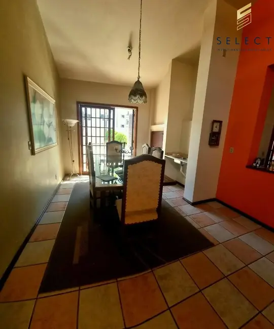 Casa com 4 quartos à venda, 364m2 em Nossa Senhora de Lourdes, Santa Maria - RS - imagem 6 Foto 6 de Casa com 4 quartos à venda, 364m2 em Nossa Senhora de Lourdes, Santa Maria - RS