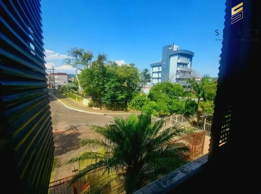 Casa com 4 quartos à venda, 364m2 em Nossa Senhora de Lourdes, Santa Maria - RS - imagem 9 Foto 9 de Casa com 4 quartos à venda, 364m2 em Nossa Senhora de Lourdes, Santa Maria - RS
