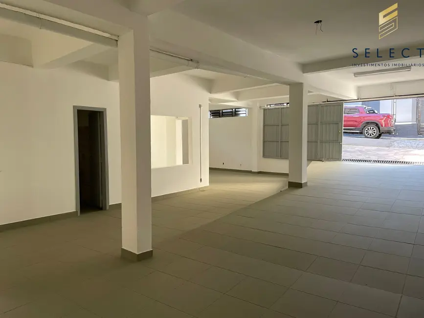 Foto 1 de Sala Comercial com 1 quarto para alugar, 129m2 em Nossa Senhora de Fátima, Santa Maria - RS