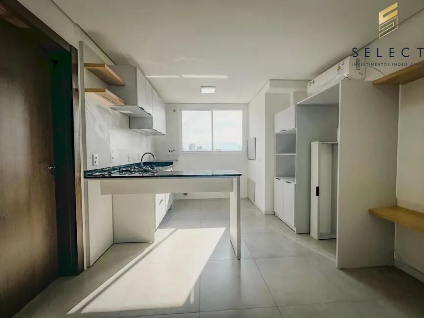 Apartamento com 1 quarto para alugar, 32m2 em Nossa Senhora de Lourdes, Santa Maria - RS - imagem 2 Foto 2 de Apartamento com 1 quarto para alugar, 32m2 em Nossa Senhora de Lourdes, Santa Maria - RS
