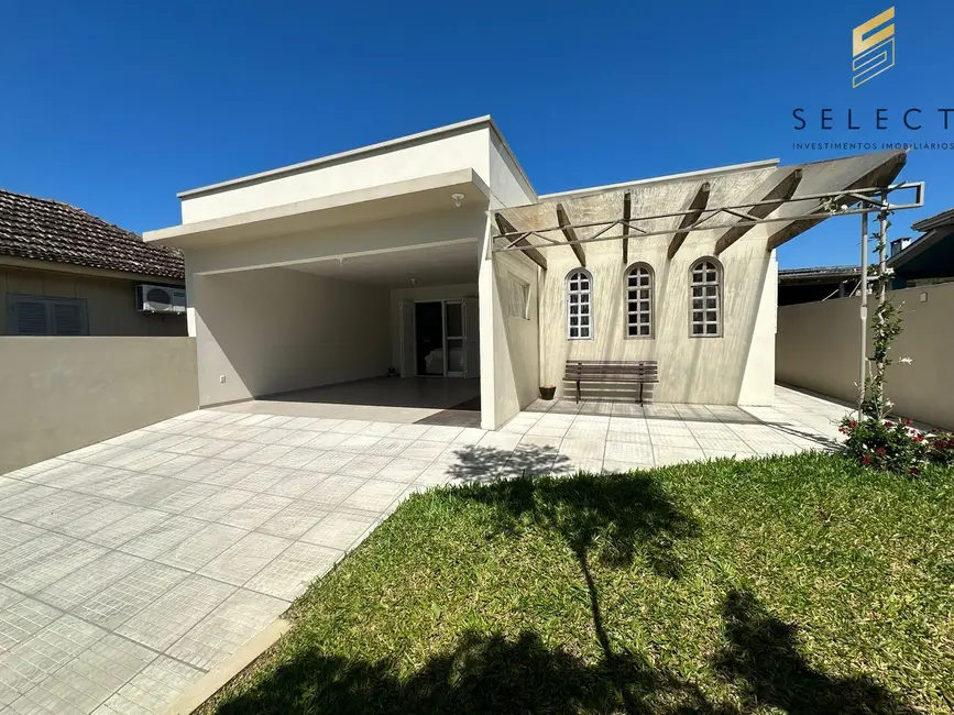 Foto 1 de Casa com 4 quartos à venda, 236m2 em Nossa Senhora do Perpétuo Socorro, Santa Maria - RS