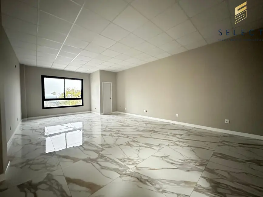 Foto 1 de Sala Comercial com 1 quarto para alugar, 29m2 em Camobi, Santa Maria - RS