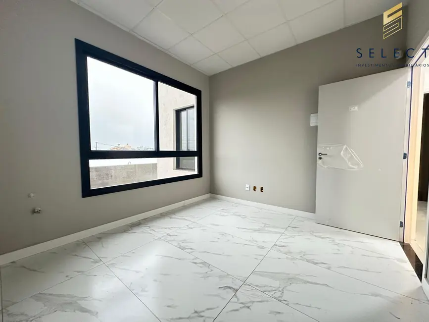 Foto 1 de Sala Comercial com 1 quarto para alugar, 20m2 em Camobi, Santa Maria - RS