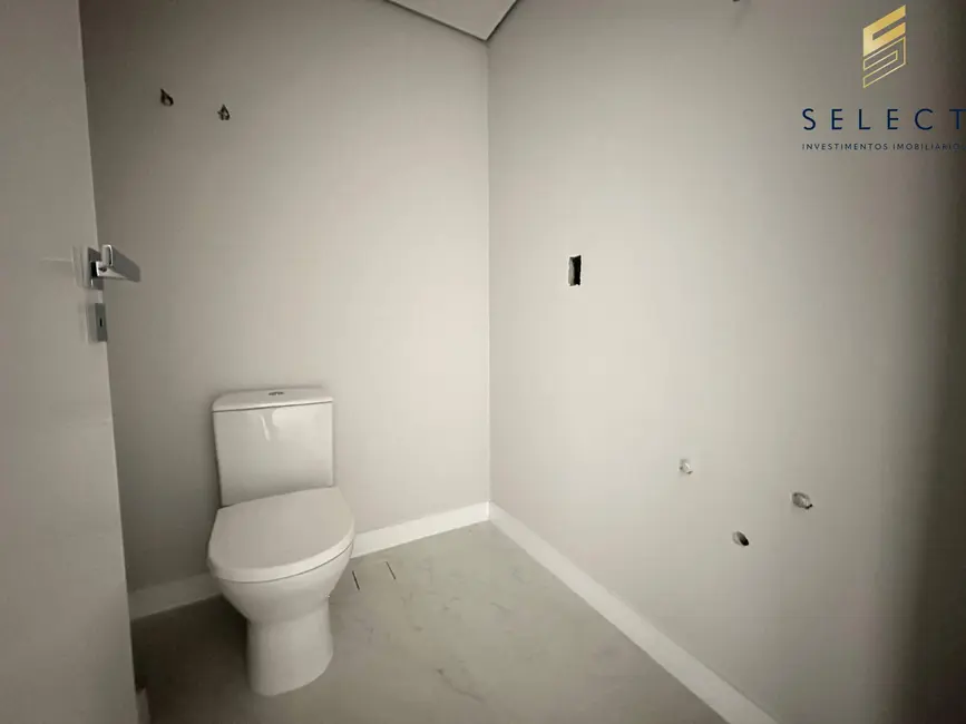 Foto 5 de Apartamento com 3 quartos à venda, 194m2 em Nossa Senhora Medianeira, Santa Maria - RS