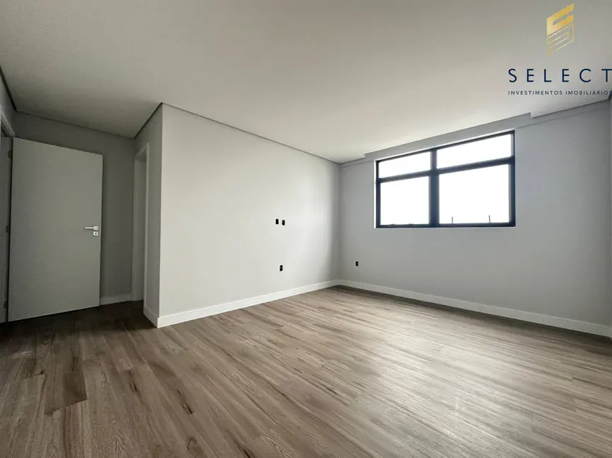 Foto 9 de Apartamento com 3 quartos à venda, 194m2 em Nossa Senhora Medianeira, Santa Maria - RS