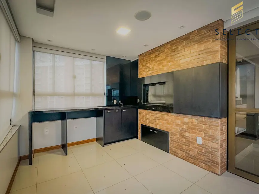 Foto 8 de Apartamento com 3 quartos à venda, 180m2 em Nossa Senhora Medianeira, Santa Maria - RS