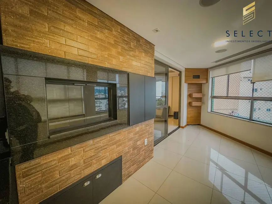 Foto 9 de Apartamento com 3 quartos à venda, 180m2 em Nossa Senhora Medianeira, Santa Maria - RS