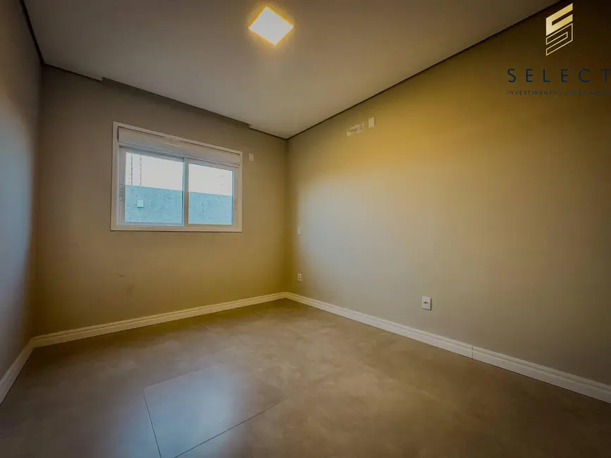 Casa com 3 quartos à venda, 203m2 em Camobi, Santa Maria - RS - imagem 9 Foto 9 de Casa com 3 quartos à venda, 203m2 em Camobi, Santa Maria - RS