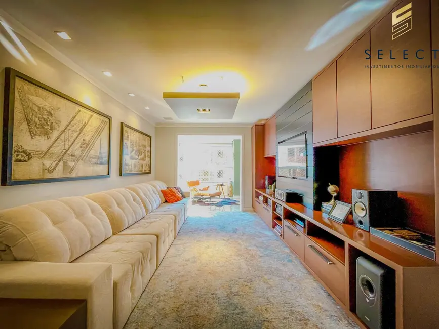 Foto 4 de Apartamento com 3 quartos à venda, 140m2 em Nossa Senhora de Lourdes, Santa Maria - RS