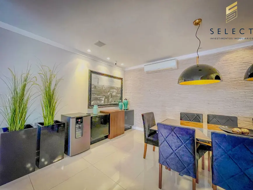 Foto 7 de Apartamento com 3 quartos à venda, 140m2 em Nossa Senhora de Lourdes, Santa Maria - RS