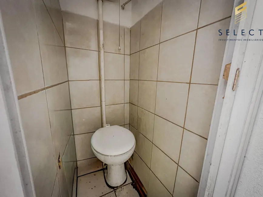 Loja com 1 quarto para alugar, 16m2 em Centro, Santa Maria - RS - imagem 6 Foto 6 de Loja com 1 quarto para alugar, 16m2 em Centro, Santa Maria - RS