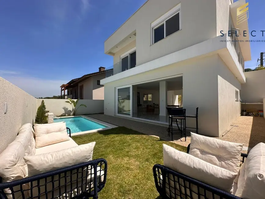 Foto 9 de Casa com 4 quartos à venda, 264m2 em Tomazetti, Santa Maria - RS