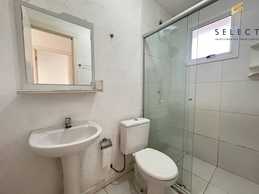 Foto 3 de Casa de Condomínio com 2 quartos para alugar, 70m2 em Nossa Senhora de Lourdes, Santa Maria - RS